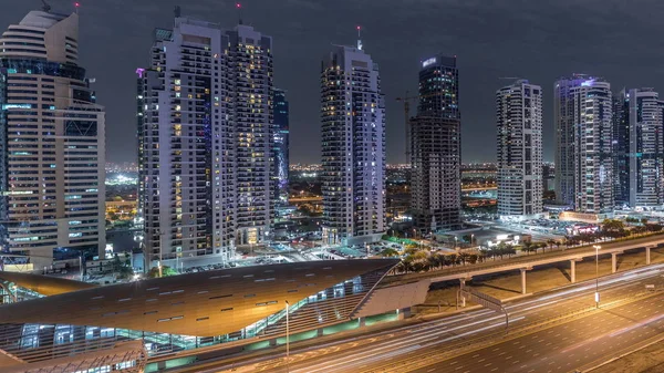 Widok z lotu ptaka na Sheikh Zayed Road w pobliżu Dubai Marina i Jlt timelapse, Dubaj. — Zdjęcie stockowe