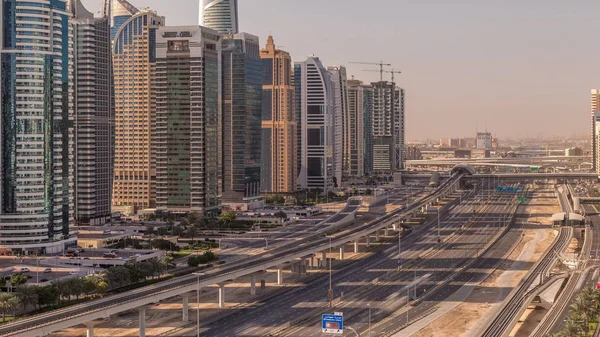 Vista aérea de la carretera Sheikh Zayed cerca de Dubai Marina y JLT timelapse, Dubai . —  Fotos de Stock