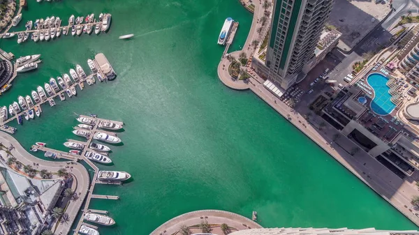 Dubai Marina kikötő modern jachtok légi időelapszus — Stock Fotó