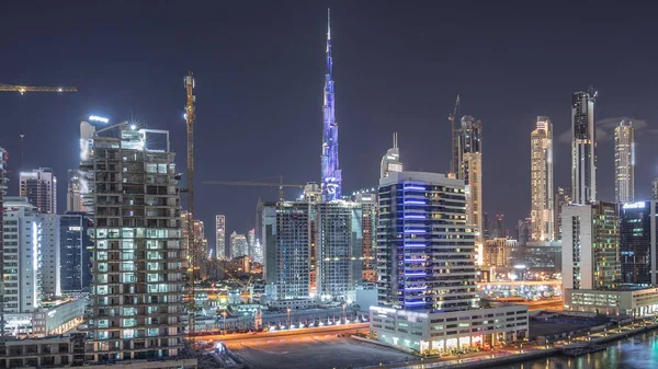 Het ritme van de stad Dubai in de buurt van kanaal luchtfoto timelapse — Stockfoto