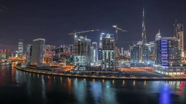 Ο ρυθμός της πόλης του Ντουμπάι κοντά στο κανάλι εναέρια timelapse — Φωτογραφία Αρχείου