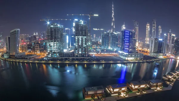 El ritmo de la ciudad de Dubai cerca del timelapse aéreo del canal —  Fotos de Stock