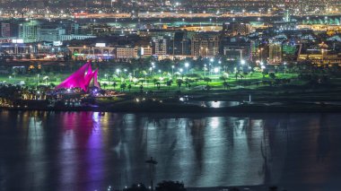 Aydınlatılmış modern şehir Dubai 'den gelen ışıkların görüntüsü, Uae hava zaman dilimi