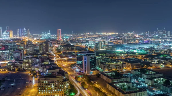 Visa av nya moderna byggnader i lyx Dubai stad, Förenade Arabemiraten Timelapse antenn — Stockfoto