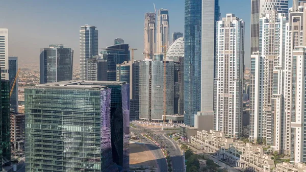 Nowoczesny kompleks mieszkalny i biurowy z wieloma wieżami w Business Bay, Dubaj, Uae. — Zdjęcie stockowe
