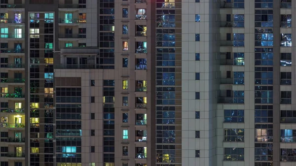 Luces desde ventanas de oficinas en Dubai Aerial Timelapse —  Fotos de Stock