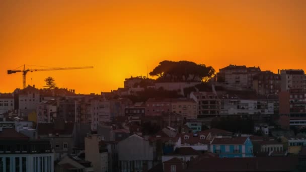 Sunrise over Lisbon aerial cityscape skyline timelapse from viewpoint of St. Peter of Alcantara, Portugal. — ストック動画