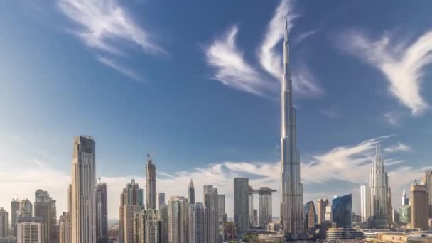 Dubai Downtown skyline timelapse con Burj Khalifa e altre torri vista paniramica dall'alto a Dubai — Video Stock