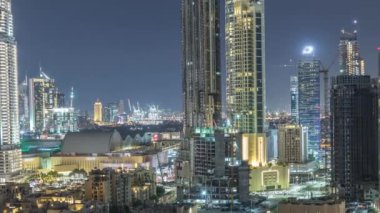 Modern mimarisi gece timelapse ile Dubai şehir ve Business bay güzel silueti.