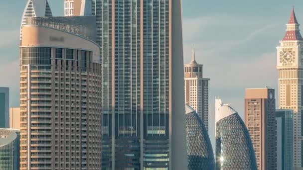Luchtfoto zonsondergang Cityscape met architectuur van Dubai Downtown timelapse, Verenigde Arabische Emiraten. — Stockvideo