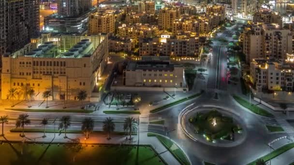 Vista aerea di una rotonda strada circolare nel centro di Dubai da sopra timelapse notte. Dubai, Emirati Arabi Uniti . — Video Stock