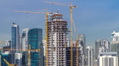 Dubai şehir merkezinde vinçler ve işçi zaman atlamalı inşaat faaliyeti, Bae.