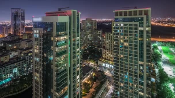 Verde vista aérea do distrito de topo timelapse noite . — Vídeo de Stock