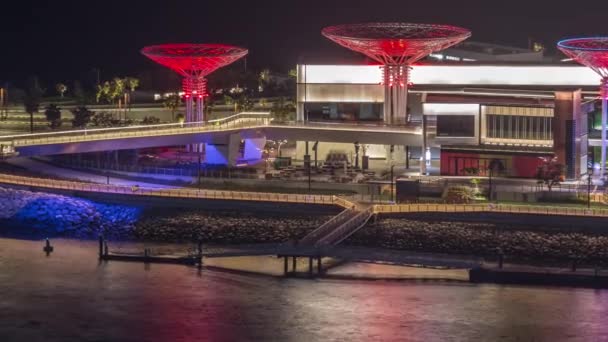 Остров Bluewater в Дубае с подсветкой зданий . — стоковое видео