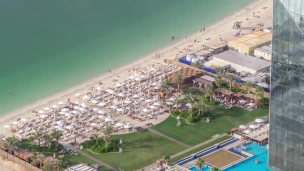 Waterfront overzicht Jumeirah Beach Residence Jbr skyline Aerial timelapse met jacht en boten — Stockvideo