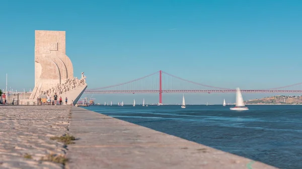 Памятник Открытиям празднует португальцев, принявших участие в эпохе открытия, Лиссабон, Португалия — стоковое фото