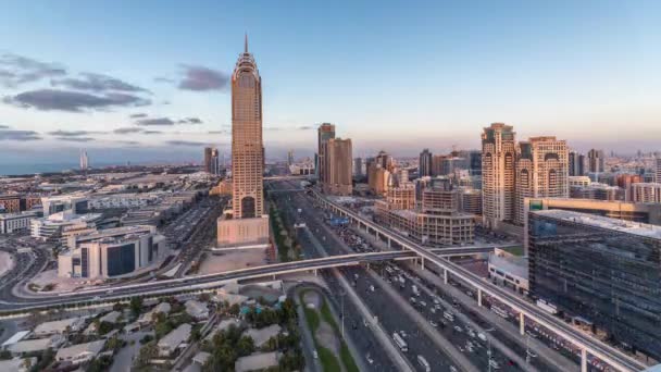 Skyline internet cidade com cruzamento Sheikh Zayed Estrada aérea dia a noite timelapse — Vídeo de Stock