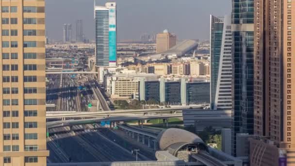 Ciudad de internet Skyline con cruce Sheikh Zayed Road timelapse aéreo — Vídeo de stock