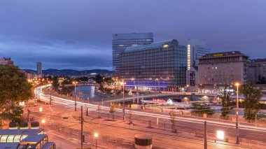 Schwedenplatz, Viyana 'nın orta kesiminde, Tuna Kanalı hava sahasında gece gündüz yer alan bir meydandır.