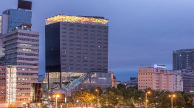 Schwedenplatz, Viyana 'nın orta kesiminde, Tuna Kanalı hava sahasında gece gündüz yer alan bir meydandır.