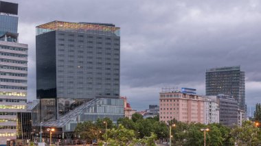 Schwedenplatz, Viyana 'nın orta kesiminde, Tuna Kanalı hava sahasında gece gündüz yer alan bir meydandır.