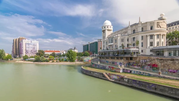 Urania and Danube Canal timelapse hyperlapse in Vienna. — Stock Photo, Image