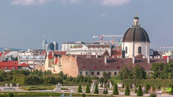 Palazzo Belvedere con bellissimo timelapse giardino floreale, Vienna Austria — Foto Stock