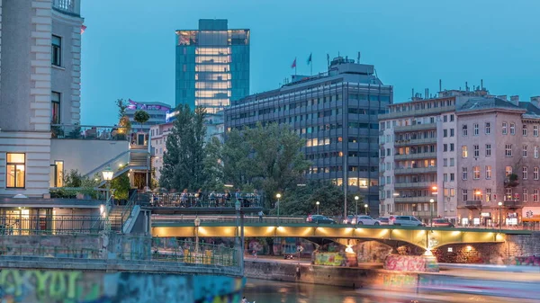 Vienna cityscape with the Danube channel day to night timelapse in Vienna. Austria. — Stock Photo, Image