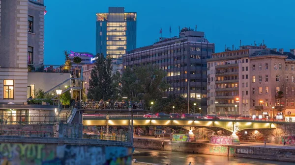 Vienna cityscape with the Danube channel day to night timelapse in Vienna. Austria. — Stock Photo, Image