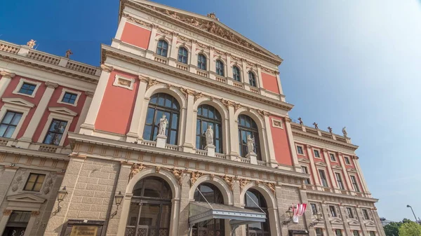The Wiener Musikverein timelapse hyperlapse je slavný vídeňský koncertní sál. — Stock fotografie