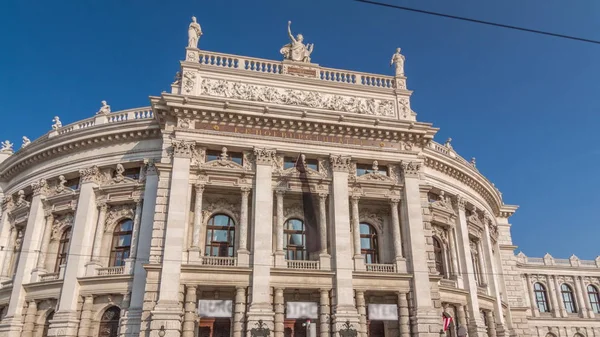 Burgtheater to austriacki Teatr Narodowy timelapse hyperlapse w Wiedniu — Zdjęcie stockowe