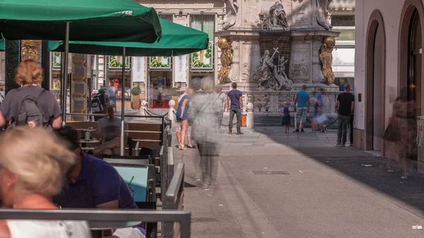 People is walking in Graben St. timelapse, old town main street of Vienna, Austria. — Stock Photo, Image