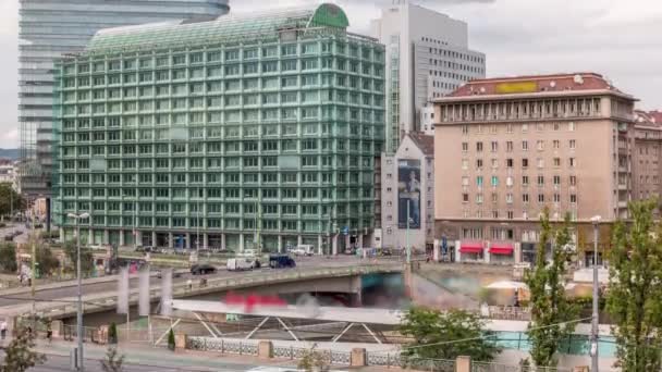 Schwedenplatz jest placem w centrum Wiednia, położonym nad kanałem Dunaju. — Wideo stockowe