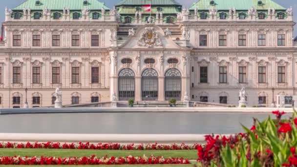 Palacio Belvedere con hermoso jardín floral timelapse, Viena Austria — Vídeos de Stock