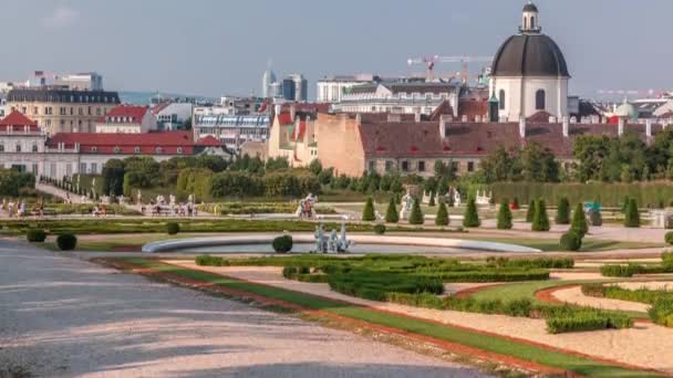 Belvedere istana dengan indah taman bunga timelapse, Wina Austria — Stok Video