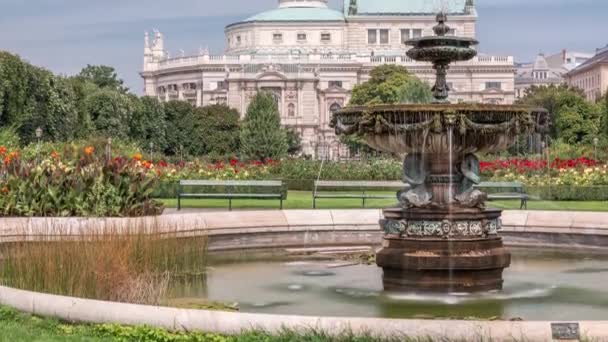 Volksgarten timelapse, o People Garden parco verde pubblico con rose a Vienna d'Austria . — Video Stock