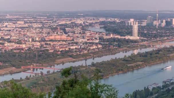 Skyline of Vienna from Danube Viewpoint Leopoldsberg εναέρια timelapse. — Αρχείο Βίντεο