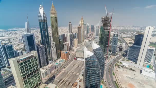 Skyline utsikt över byggnaderna i Sheikh Zayed Road och DIFC Aerial Timelapse i Dubai, UAE. — Stockvideo