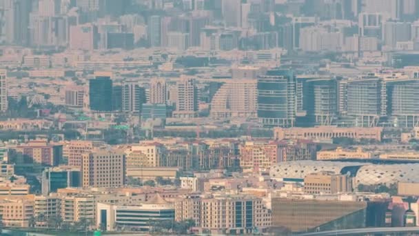 Vista aérea do bairro Deira e Dubai riacho com edifícios antigos e modernos típicos timelapse . — Vídeo de Stock