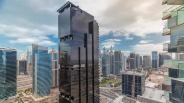 Dubai'de Jumeirah göl kuleleri ilçe timelapse konut daire ve ofisler