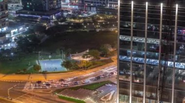 Dubai'de Jumeirah göl kuleleri ilçe gece timelapse konut ve ofis binaları