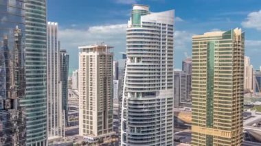 Dubai'de Jumeirah göl kuleleri ilçe timelapse konut daire ve ofisler
