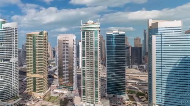 Apartamentos y oficinas residenciales en Jumeirah lake towers district timelapse en Dubai — Vídeo de stock