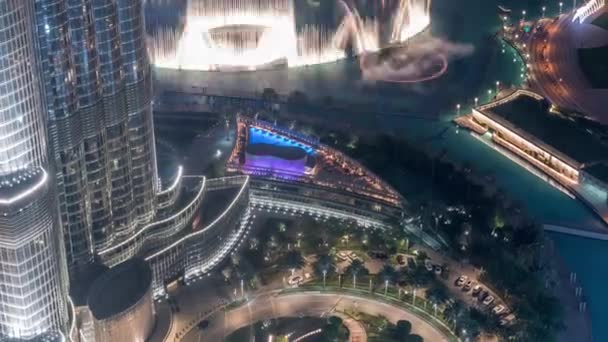Vista única do Dubai Dancing Fountain show à noite timelapse . — Vídeo de Stock