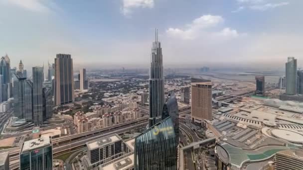 Dubai nemzetközi pénzügyi központ kerületében modern felhőkarcolók TimeLapse — Stock videók