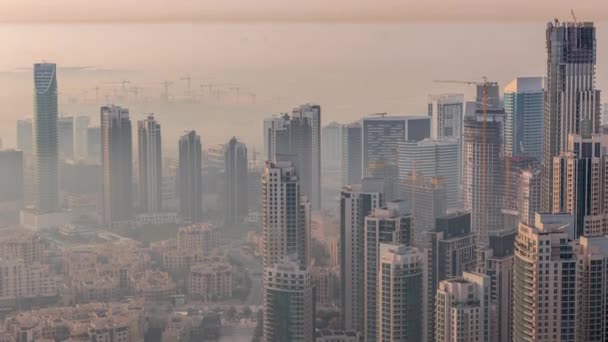 Verbazingwekkende luchtfoto van Dubai Downtown wolkenkrabbers timelapse, Dubai, Verenigde Arabische Emiraten — Stockvideo