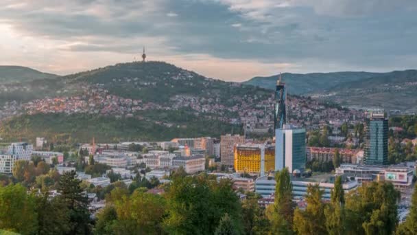 Panorama města ze starého židovského hřbitova v Sarajevu — Stock video