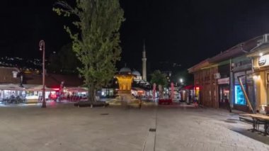 Bosna-Hersek 'in eski Saraybosna kentindeki Sebilj çeşmesinde gece süreleri aşırı hızlandı.