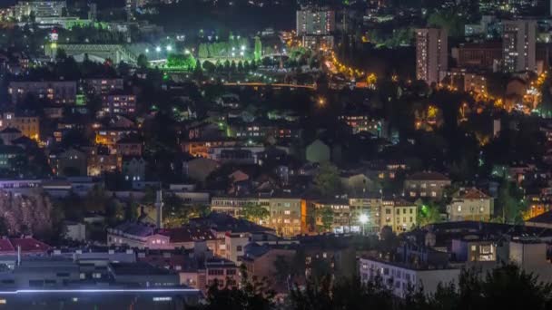 Panorama de la ville depuis le vieux cimetière juif timelapse nocturne à Sarajevo — Video