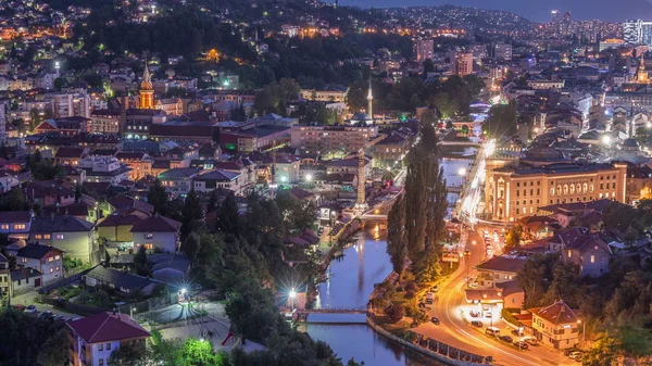 Вид на город Сараево из самых популярных панорамных мест Сараево день и ночь. — стоковое фото